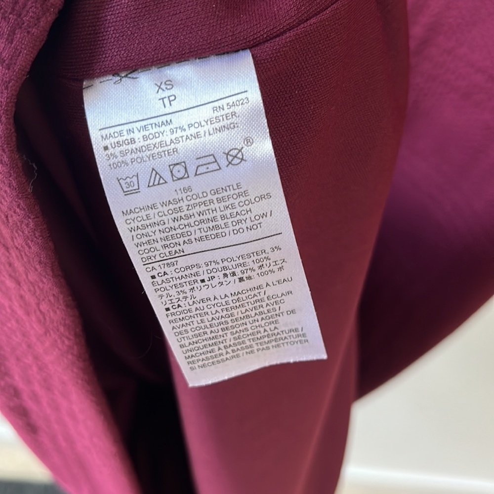 Banana Republic Textured Bell Sleeve Dress - Picture 4 of 4